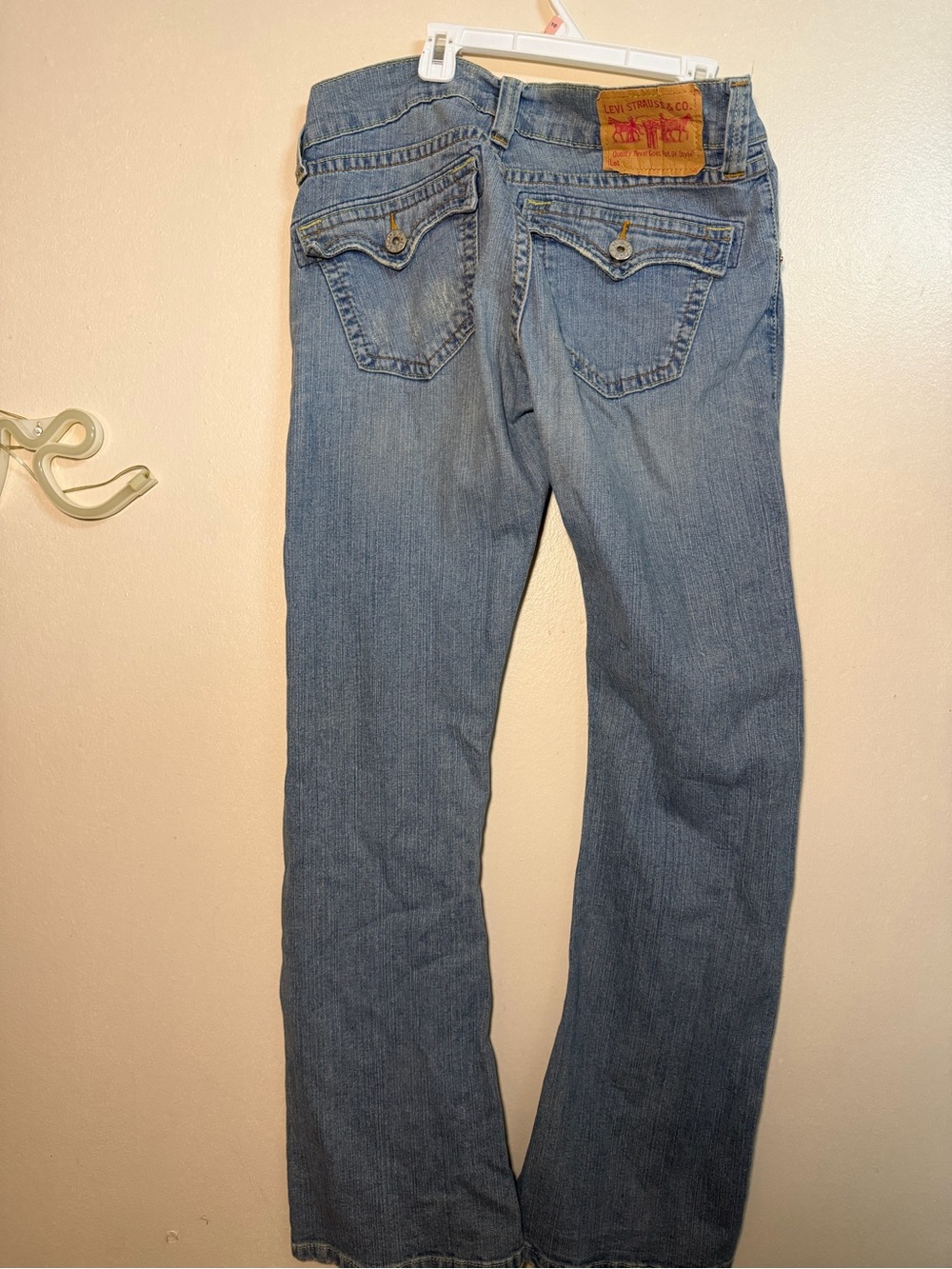 Levi's Women’s Slouch Flare Bootcut Jeans in Light Blue Denim